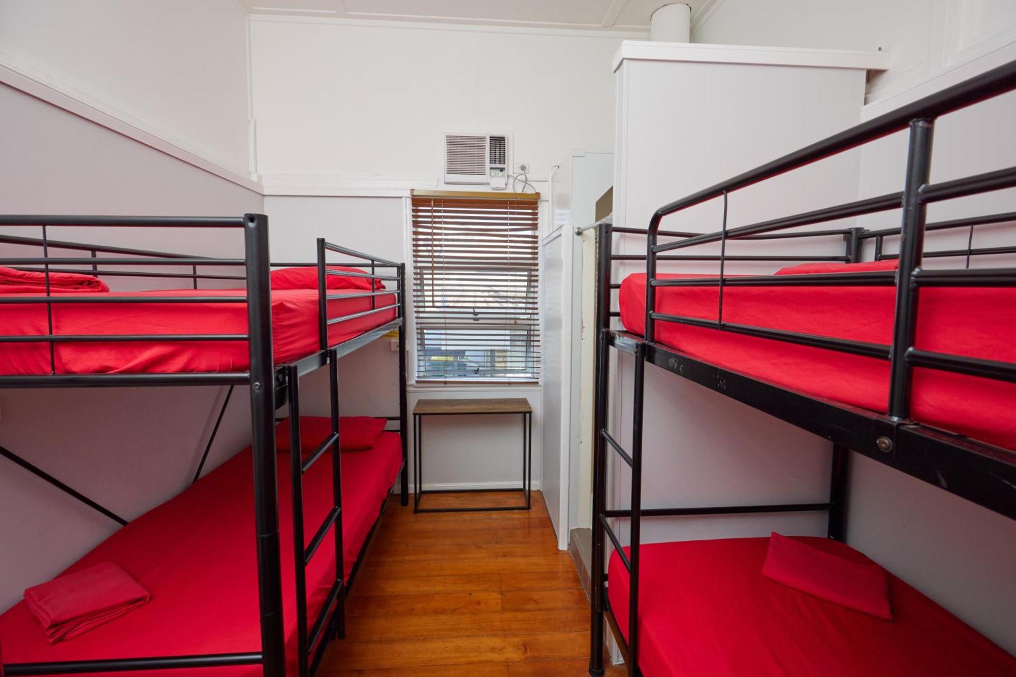 Cairns City Backpackers Hostel Exterior photo